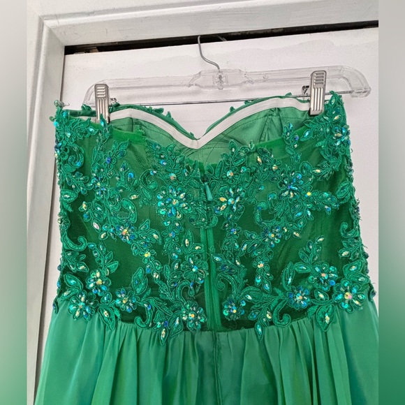 La Femme size 0 strapless gown worn once - Picture 8 of 9